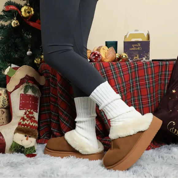 Cozy Chestnut Women's Platform Slippers New Boutique Comfy Soft Faux Fur - Picture 2 of 5